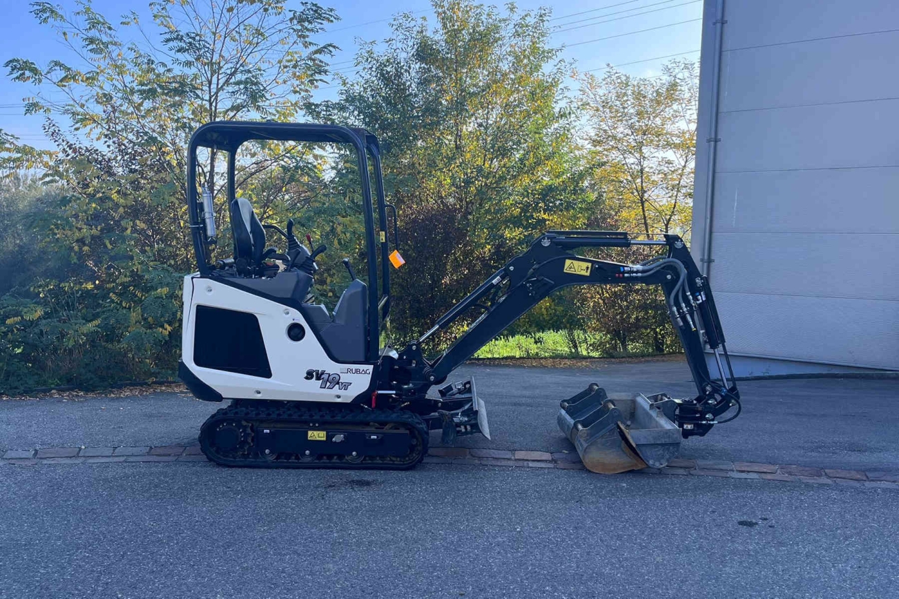 YANMAR Raupenbagger von rechts